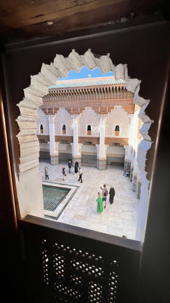 Blick in den Innenhof der Madrasa Ben Youssef